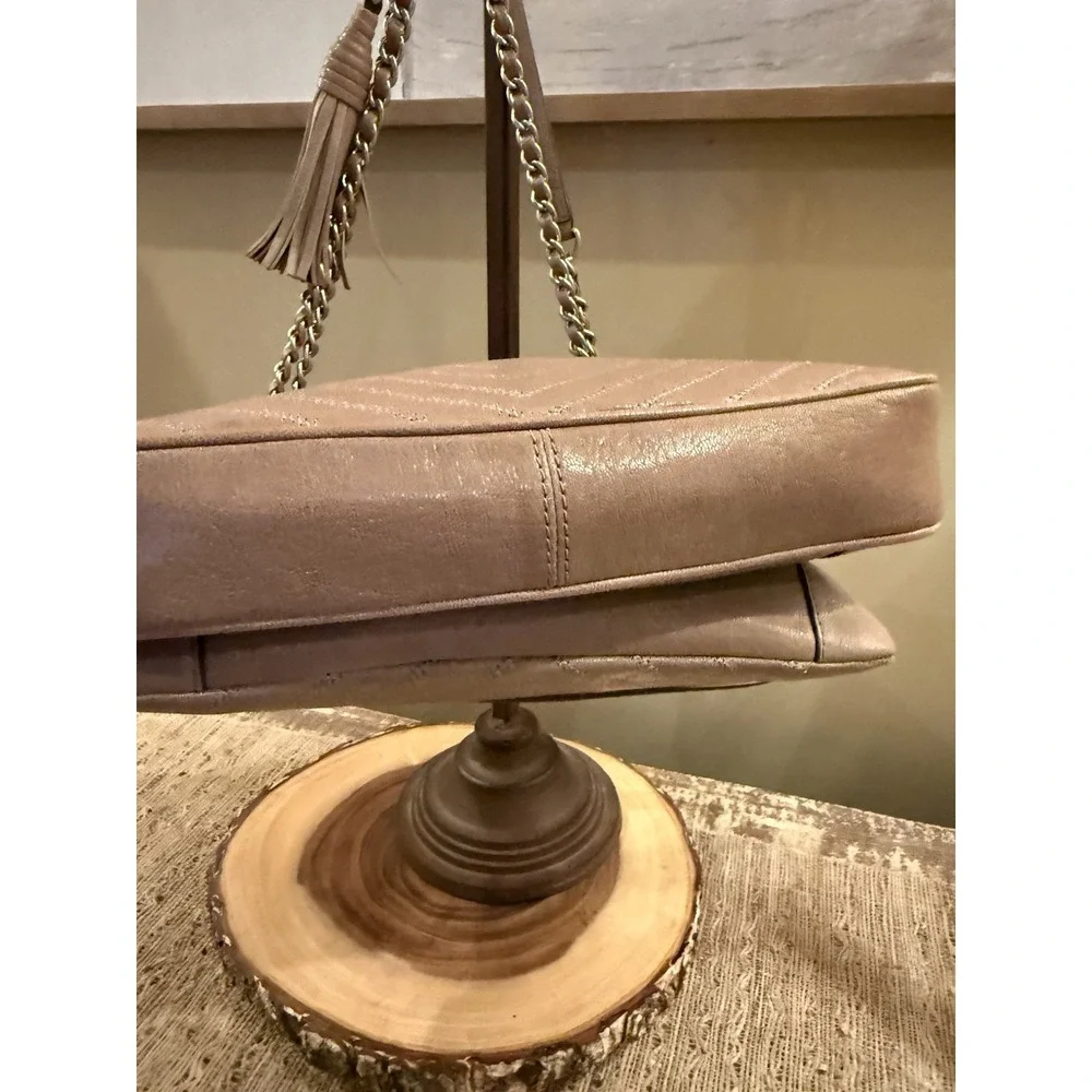 Tory Burch Fleming Distressed Flap, Tassel Shoulder Crossbody Bag Taupe 458$